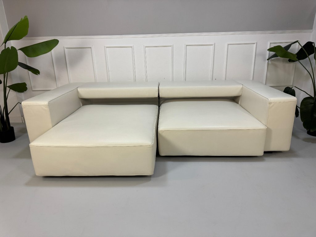 B &B ITALIA  ANDYのシリーズ　オットマン B&B Italia Andy Designer Brand Sofa Leather White Classic Lounger