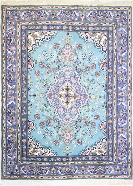 Hand-knotted Ushak rug 365 x 270 cm