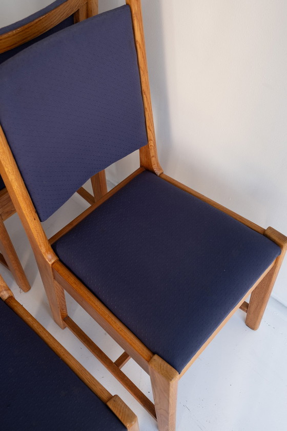 Image 1 of 4X Vintage Massief Houten Eetkamerstoelen Met Blauwe Bekleding