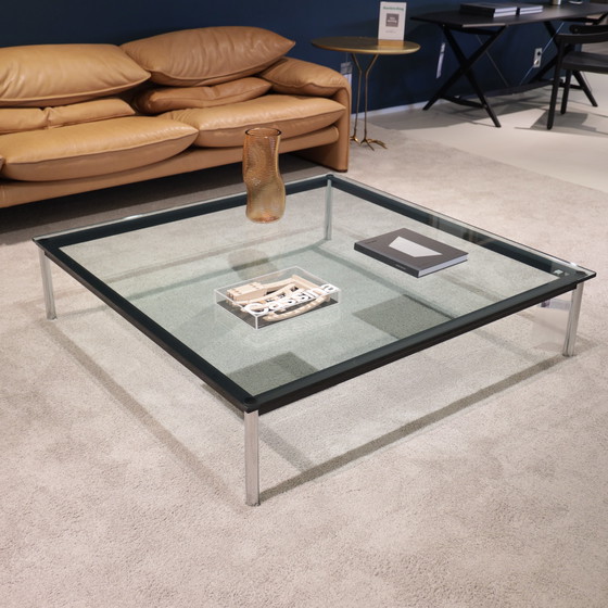 Image 1 of Tavolino Cassina LC10-P