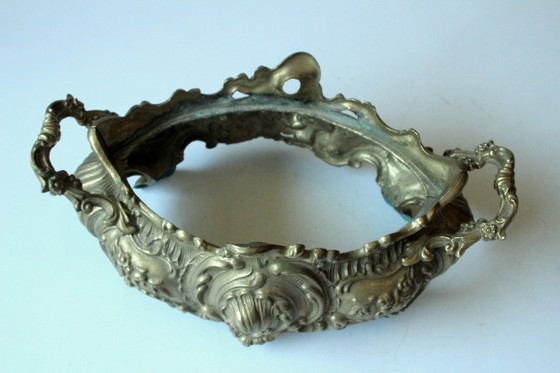 Image 1 of Jardinière Art Nouveau des années 1900, en laiton massif, soudée au feu, pièce artisanale