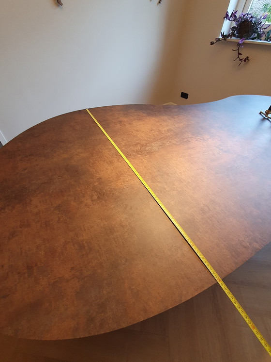 Image 1 of Le nouveau monde de Bree - Table à manger nuageuse