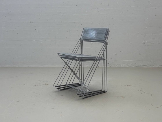 X-Line stoelen van Niels Jørgen Haugesen, jaren 70 – Kuipstoelen, Metal (photo 6 of 14)
