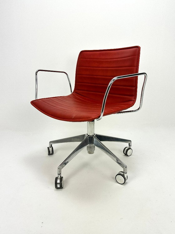 Image 1 of Sedia design Arper Catifa 53