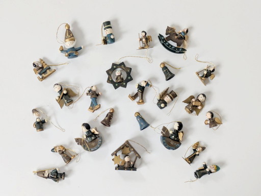 24 décorations de Noël vintage en boîte | Décorations en bois d'art populaire allemand des années 1980