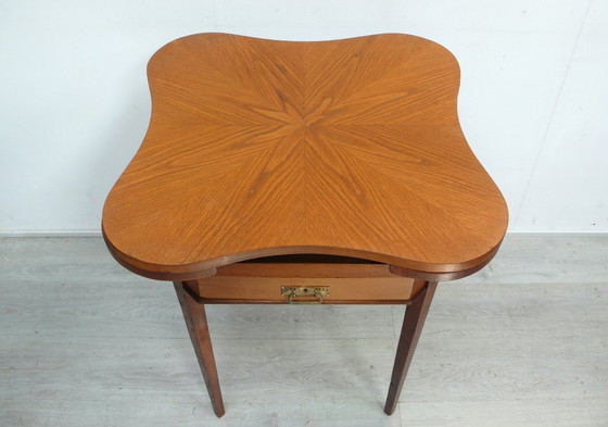 Image 1 of Antico tavolo da cucito con tavolo da gioco girevole a forma di trifoglio, circa 1900