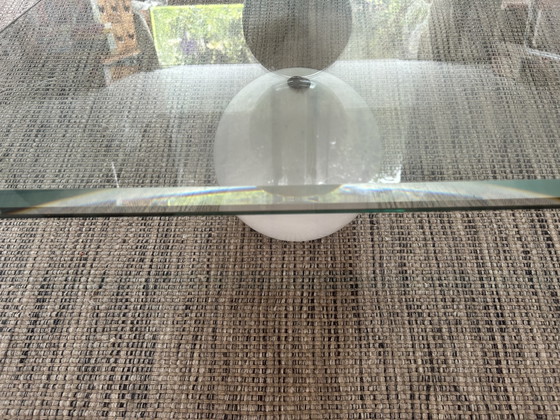 Image 1 of Maurice Barilone - Vintage design salontafel - glas en marmer, Italië jaren ’70, toegeschreven aan Roche Bobois