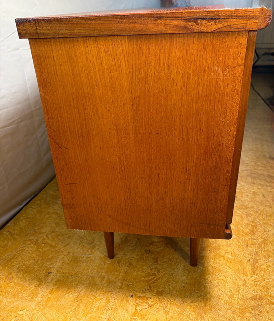 Vintage Meredew Teak Sideboard | 1960s | Mid-Century British Design
A beautifully elegant – Wood (photo 8 of 9)