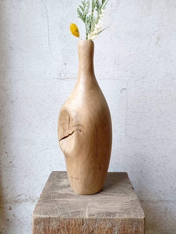 Image 1 of Vaso/bottiglia in rovere massello intagliato