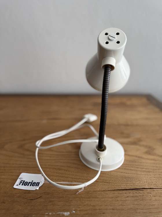 Image 1 of Lampe de bureau vintage en métal blanc
