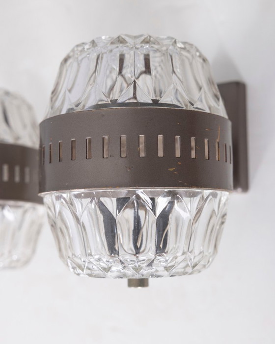 Image 1 of Paire d'appliques murales vintage des années 1960 en métal et cristal, design italien