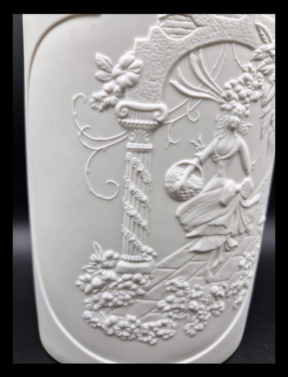 Image 1 of Vintage AK Kaiser porcelain relief vase – Manfred Frey – Model 0315