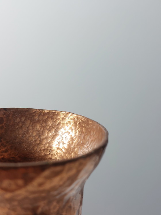 Image 1 of Vase anthroposophique en cuivre martelé à la main