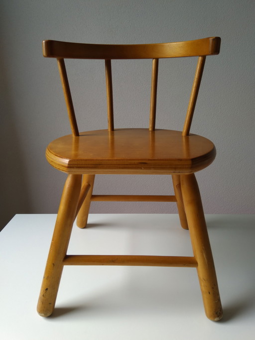 Silla infantil de madera vintage de Dijk Toys