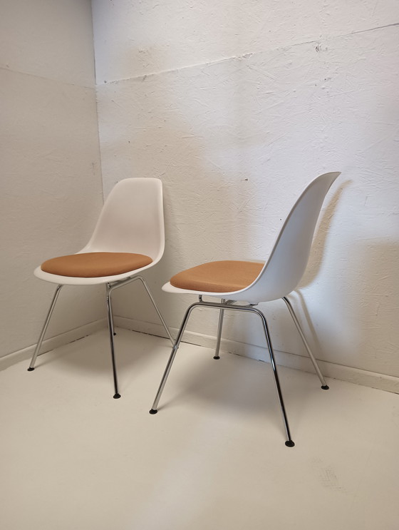 Image 1 of 4 x Vitra Eames DSX-stoelen