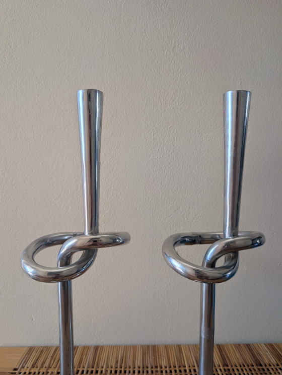 Large Knot Italian Aluminum Brutalist 1970s Candle Holder Set – Aluminium (photo 3 of 5)