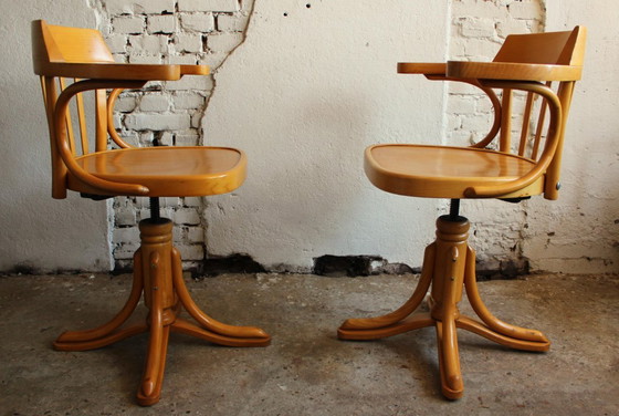 Image 1 of 2 chaises de bureau vintage en bois Thonet