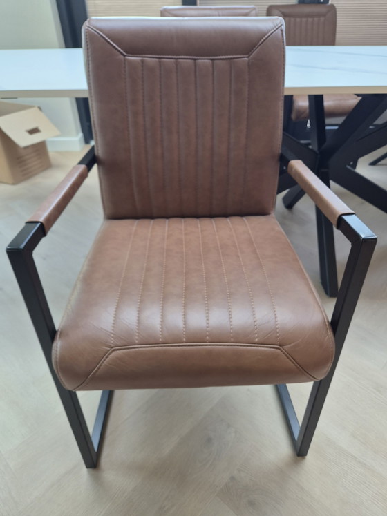 4x Robuuste Industriële Stoelen Buffel Leer – Ambia Home, Eetkamerstoelen, Leather, Metal (photo 3 of 5)