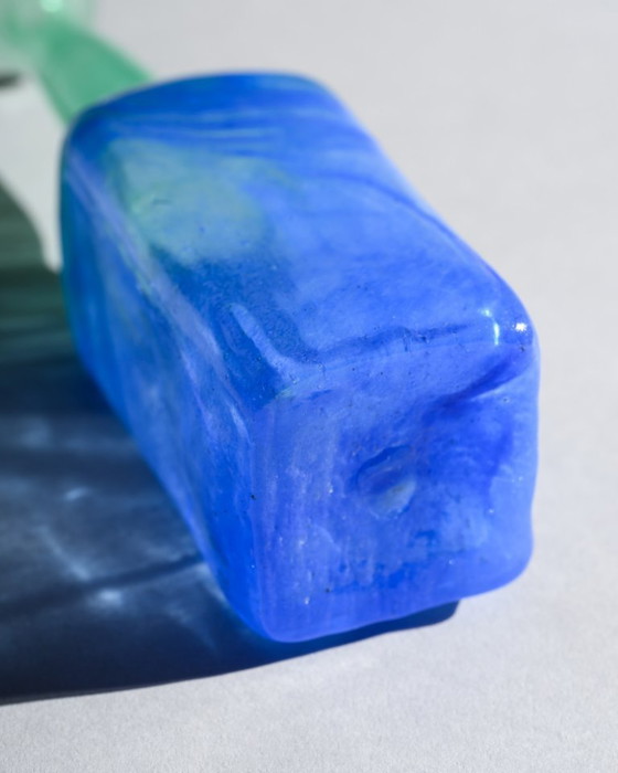 Image 1 of Samengestelde tentoonstelling van glaskunstwerken van een duo uit Duitsland, gesigneerd door ambachtslieden uit de jaren 80-90.