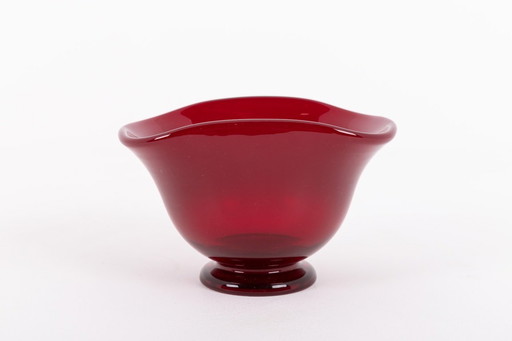 Art red glass bowl by Monica Bratt for Reijmyre Glasbruk, Sweden 1950’s