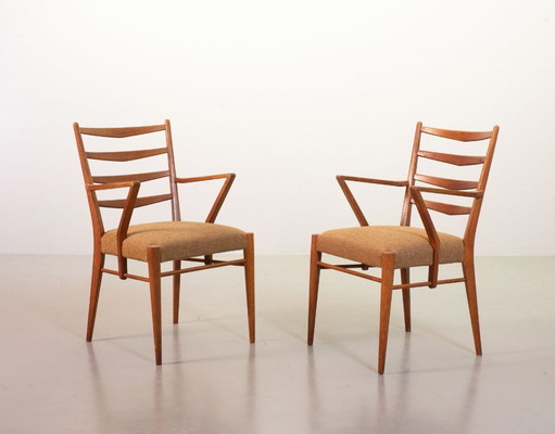 Zwei Cees Braakman Stühle im niederländischen Mid-Century-Design, massive Holzsessel mit Leiterrahmen und karamellfarbenem