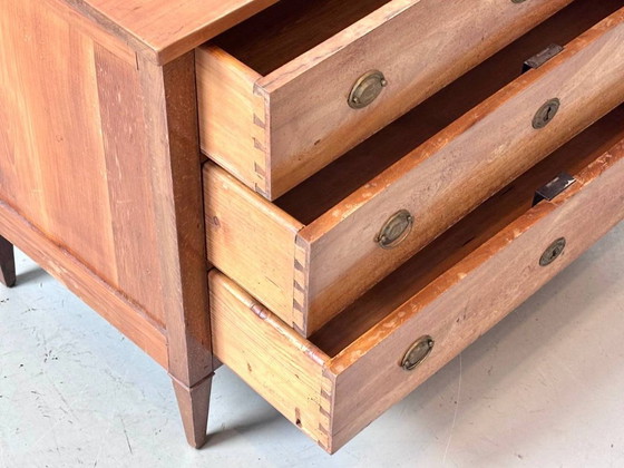 Antike klassizistische Kommode mit drei Schubladen, frühes 20. Jahrhundert – Kommoden, Wood, Vintage (photo 4 of 16)