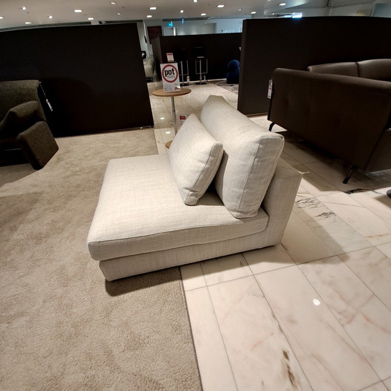 Image 1 of Poltrona Linteloo Studio