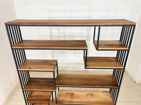 Image 1 of Estantería de diseño exclusivo / librería de madera maciza / diseño de interiores