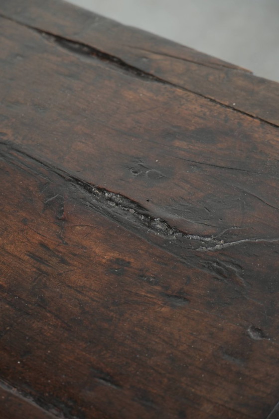 Image 1 of Magnifique table basse ancienne du XVIIIe siècle en châtaignier d'Europe du Sud, avec deux tiroirs et une serrure fonctionnelle 