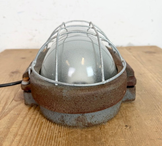 Image 1 of Applique industriale in ghisa grigia di Elektrosvit, anni '60