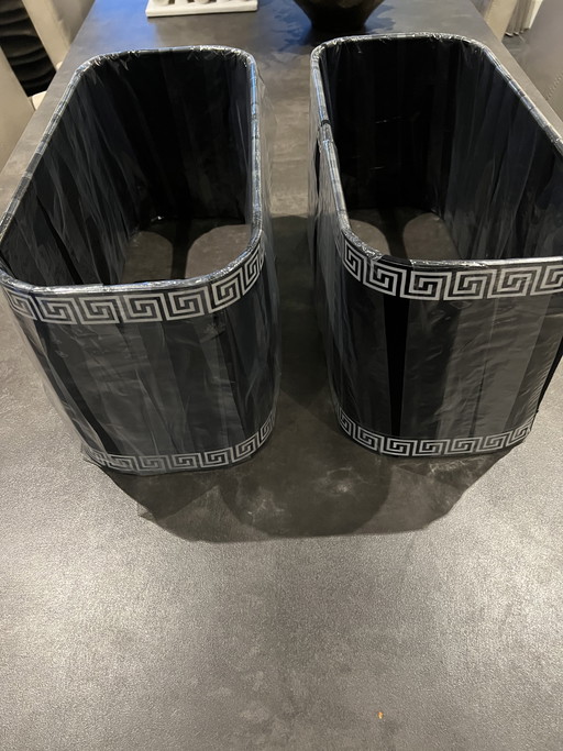 Nieuw: 2 Eichholtz zwsrte lampenkappen