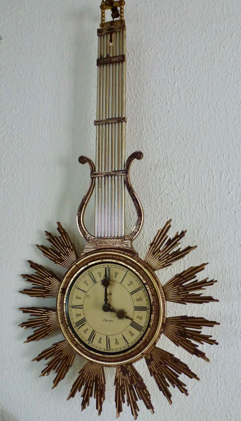 A vintage Schatz Elexacta sundial from the 1960s. | €50 | Whoppah