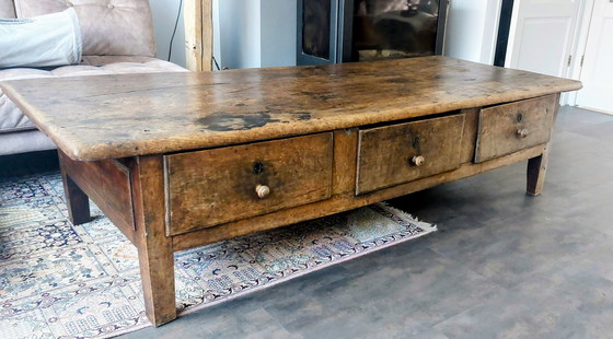 Image 1 of Table de boulanger/table basse espagnole ancienne