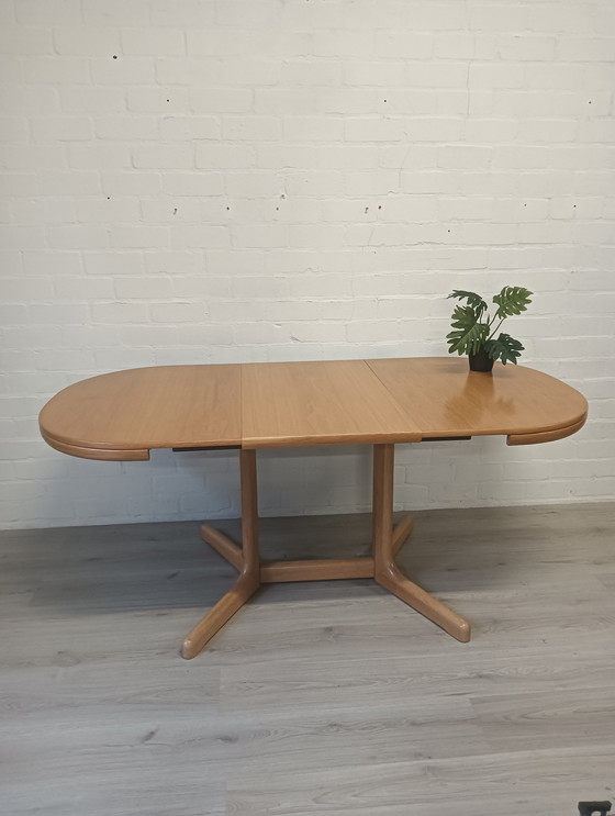 Image 1 of Lübke, extendable oval table
