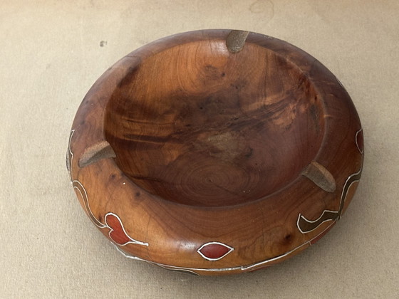 Image 1 of Vintage asbak in geverfd olijfhout en verfraaid met zilverdraad