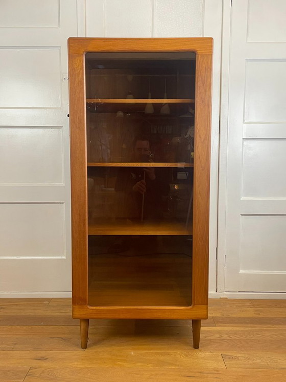 Image 1 of Vintage Deense teak vitrine van Silkeborg Møbelfabrik – glazen deur