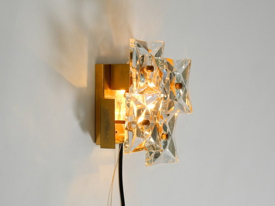Image 1 of Originale Kinkeldey-Wandlampe aus Kristallglas und Messing aus den 1960er Jahren in neuwertigem Zustand