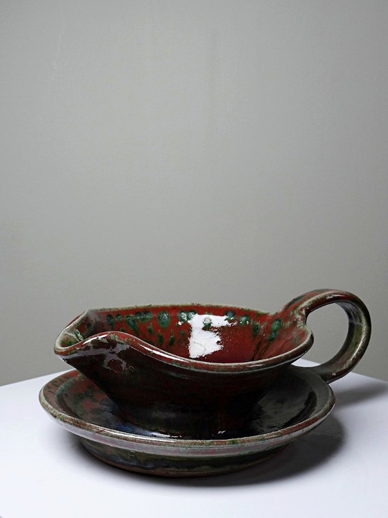 Image 1 of Saucière en grès émaillé Fontgombault, rouge et vert, vintage 1960-1970