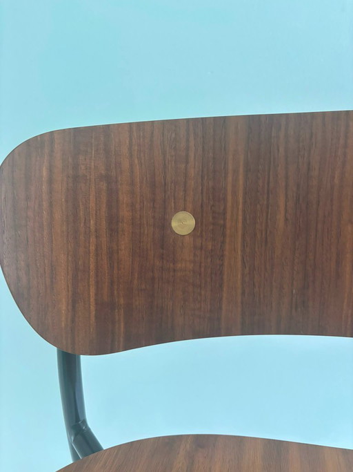 1 hoge kruk &tradition Pavilion bar chair walnut seat/ back black base en brass fittings AV9RRP