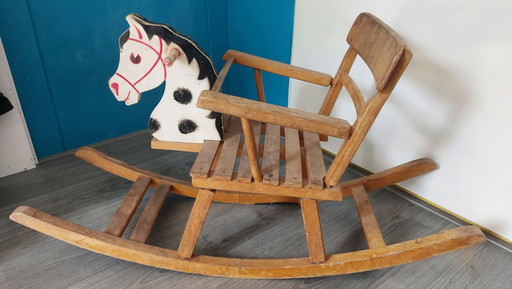 Caballito mecedora de madera antiguo