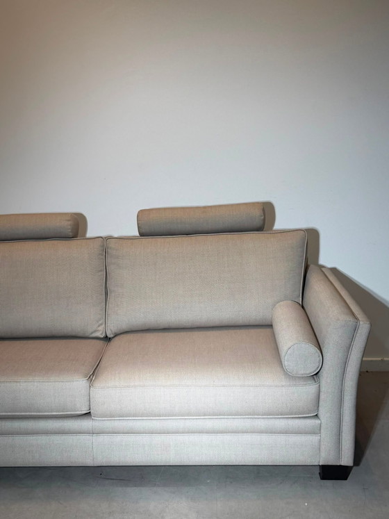 Moderne beige stoffen 3-zitsbank met hoofdsteunen – Banken (photo 3 of 3)