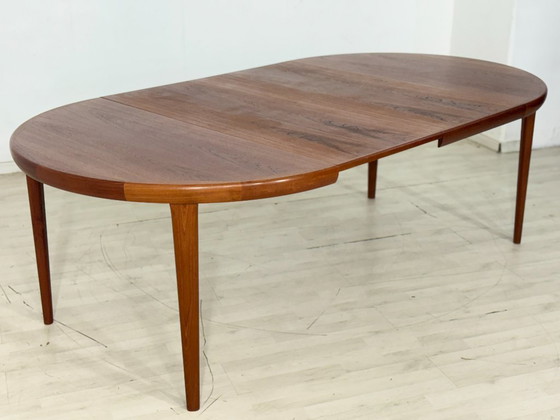 Danish Design Teak Round Dining Table - Extendable / Teak Dining Table / Mid Century Teak Table / – Wood (photo 13 of 18)