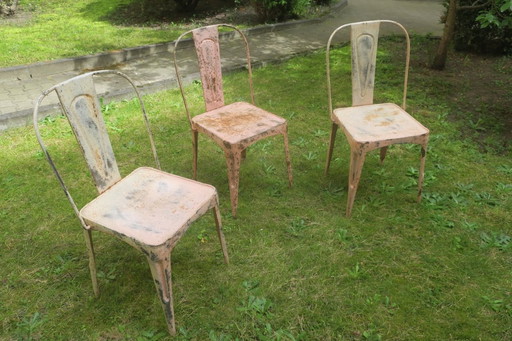 Set van 3 vroeg 20e eeuwse gepatineerde Tolix geïnspireerde Bistro tuinstoelen