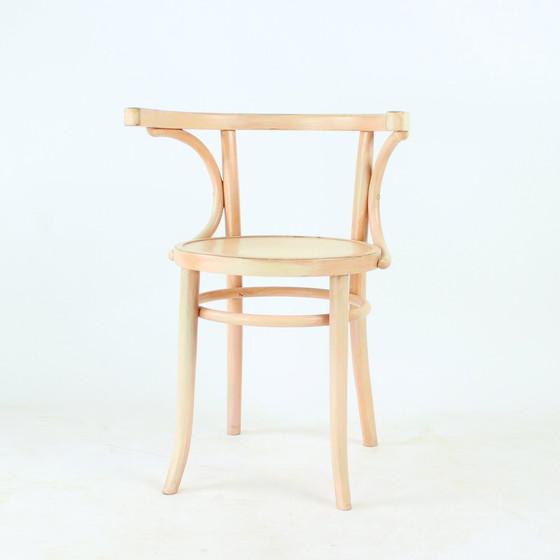 Image 1 of Michael Thonet No. 24 Bentwood Chair By Ton In Pink, Czechoslovakia 1950s