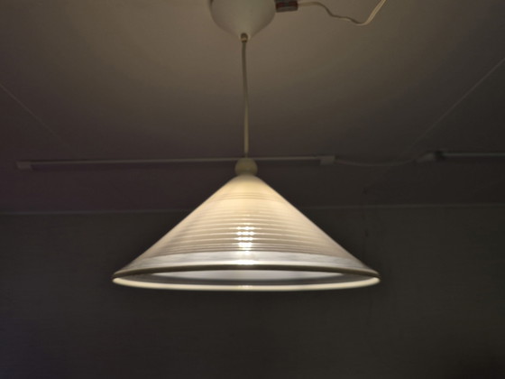 Lampada a sospensione vintage in plastica Postmodern/Space Age. – Lampade a sospensione (photo 2 of 8)