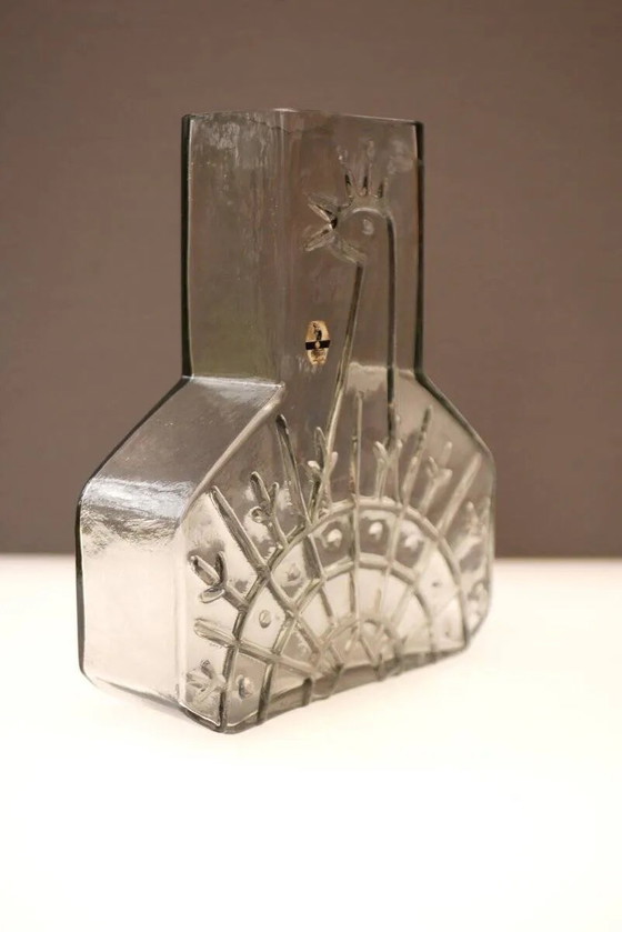 Image 1 of Mid-century Scandinavian modern art glass vase by Wiktor Berndt for Flygsfors, Sweden