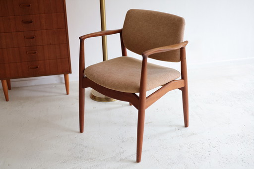 Kapitänsstuhl, Erik Buch