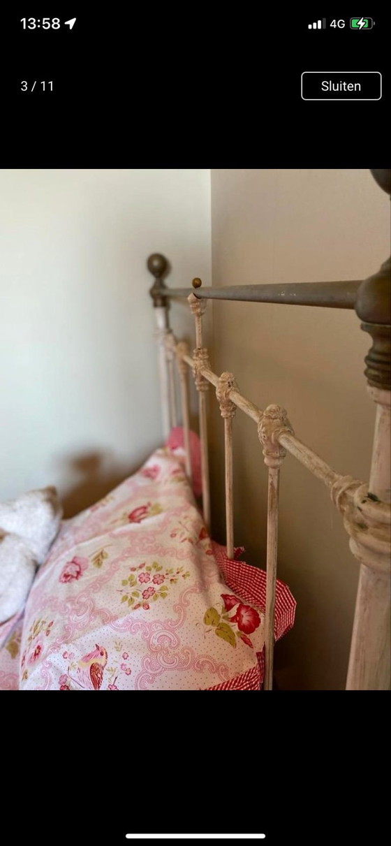 Image 1 of Letto antico in ghisa con rete a doghe