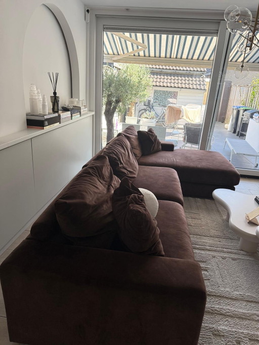 Geräumiges Ecksofa aus schokoladenbraunem Samt mit Chaiselongue – 3 5 zitsbanken, Velvet, Plastic (photo 2 of 10)