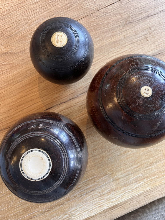 Image 1 of 3 bolas de bolos de madera de época